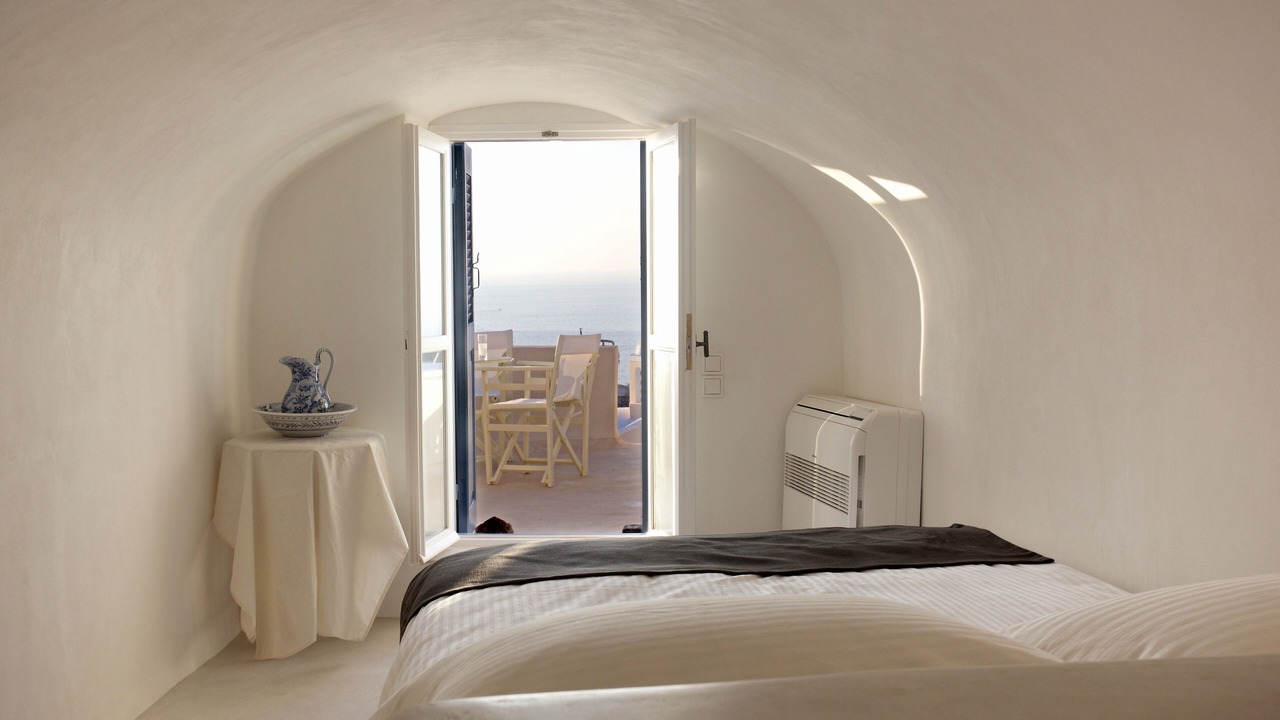 Photo of Bedroom in Oia