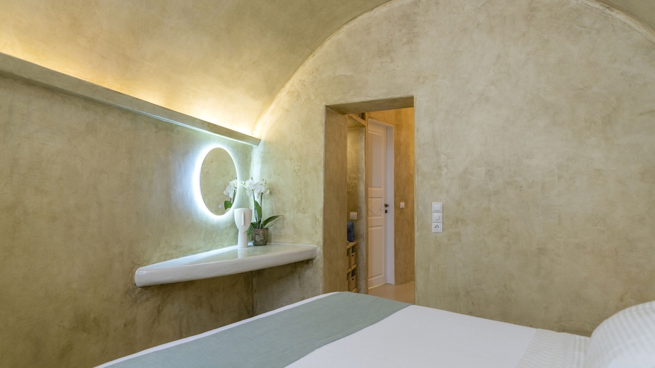 Photo of Bedroom in Oia