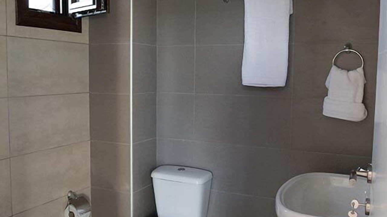 Photo of Bathroom in Valanidorrachi
