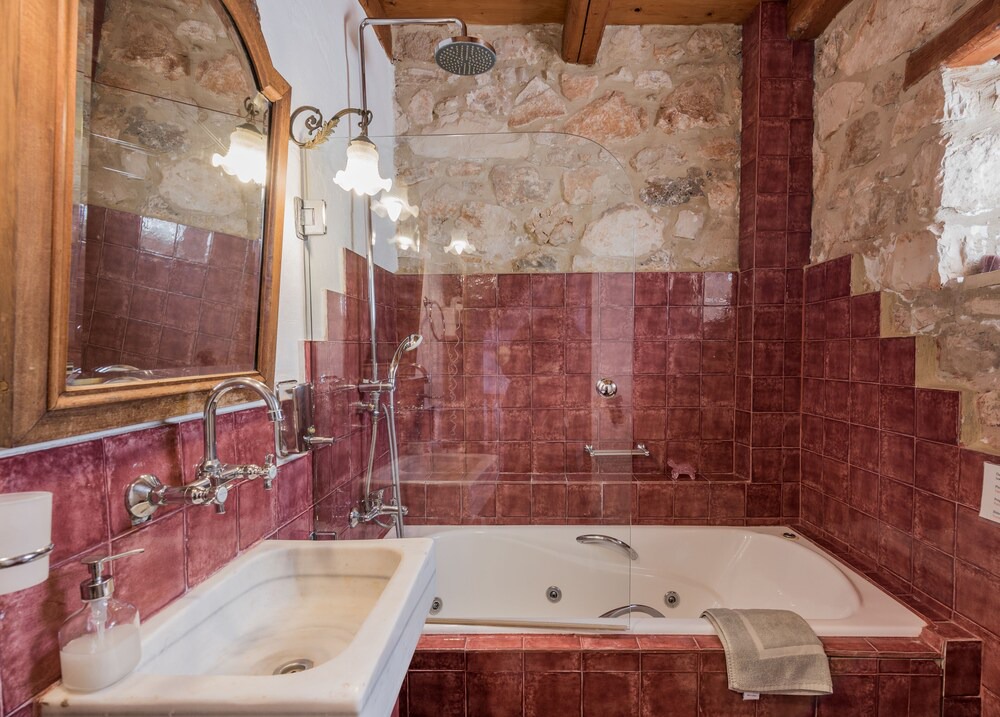 Photo of Bathroom in Varvara