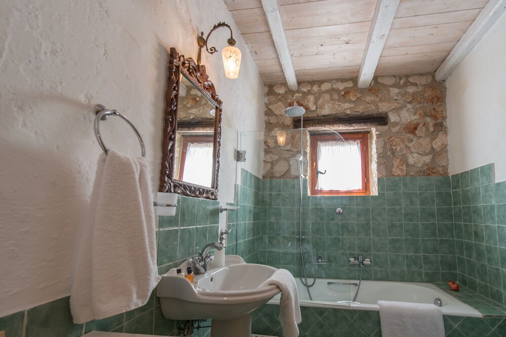 Photo of Bathroom in Varvara