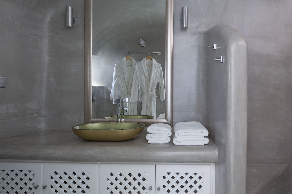Photo of Bathroom in Imerovigli