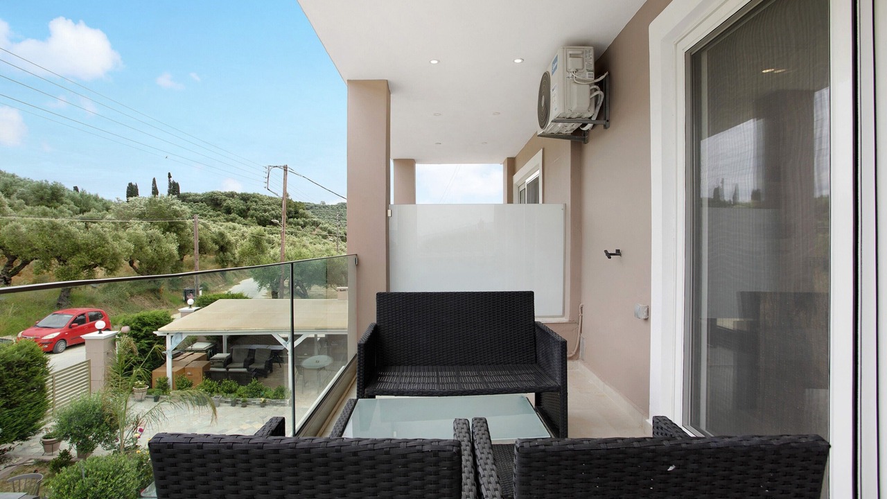 Photo of Patio Balcony in Alikanas