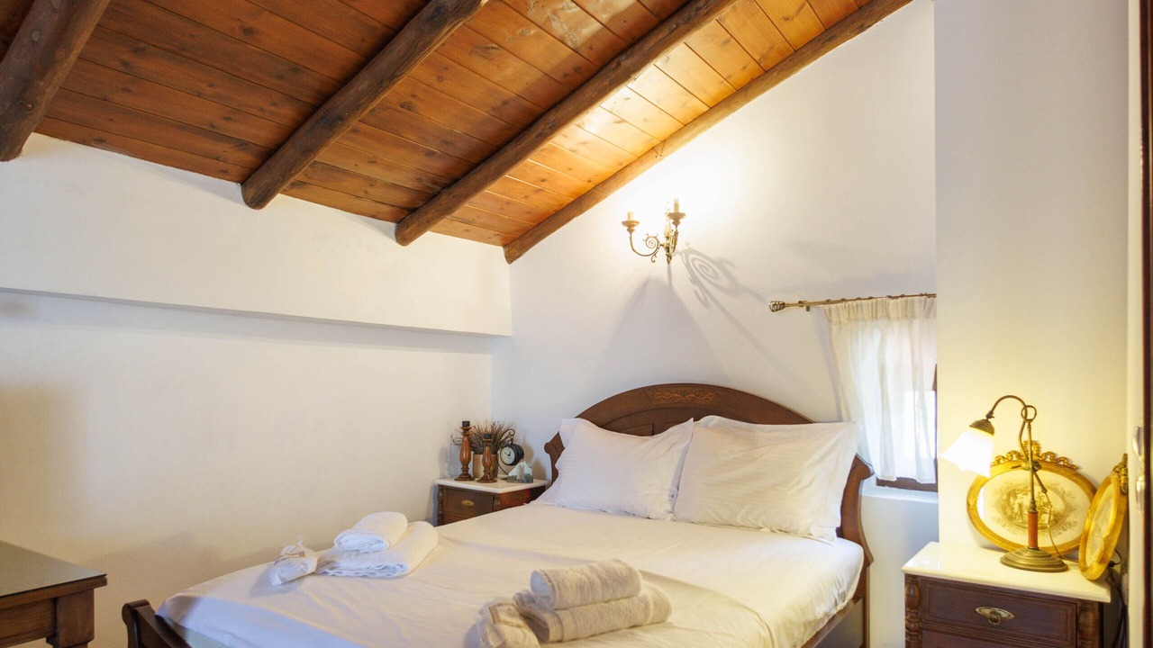 Photo of Bedroom in Omales