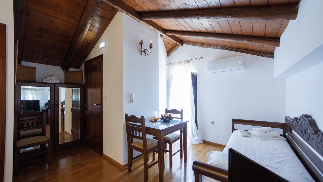 Photo of Bedroom in Omales