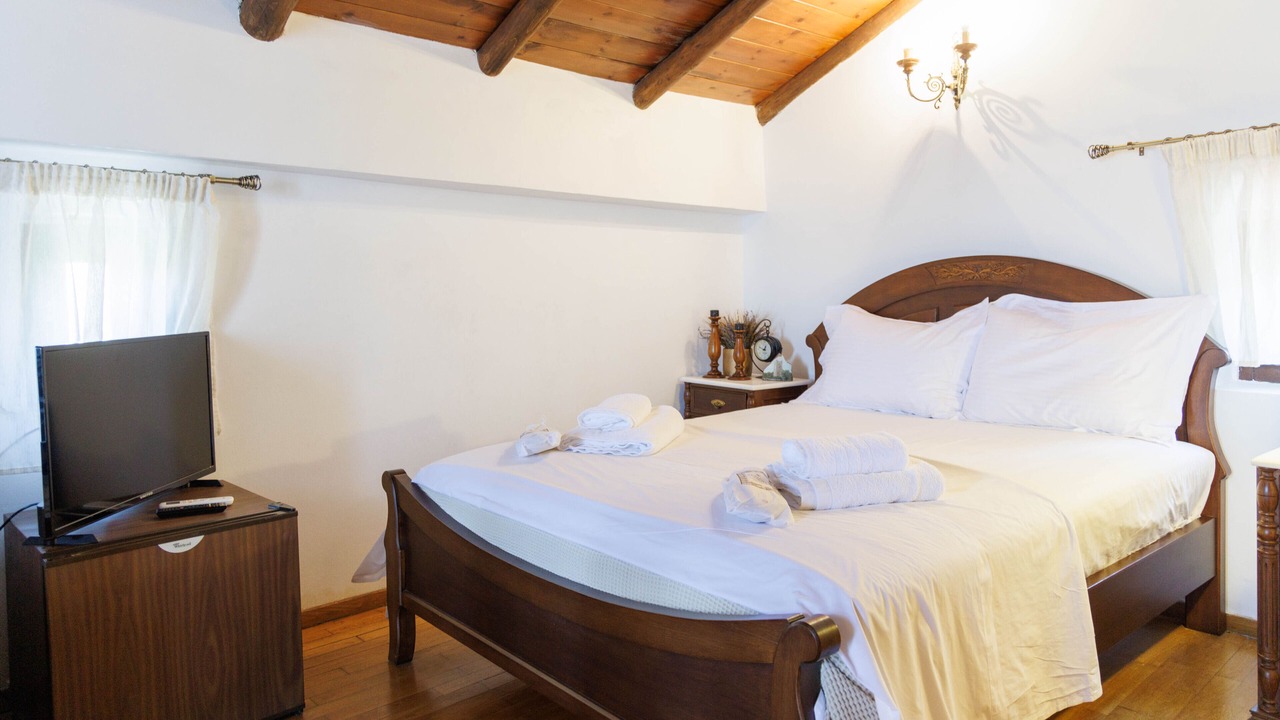 Photo of Bedroom in Omales
