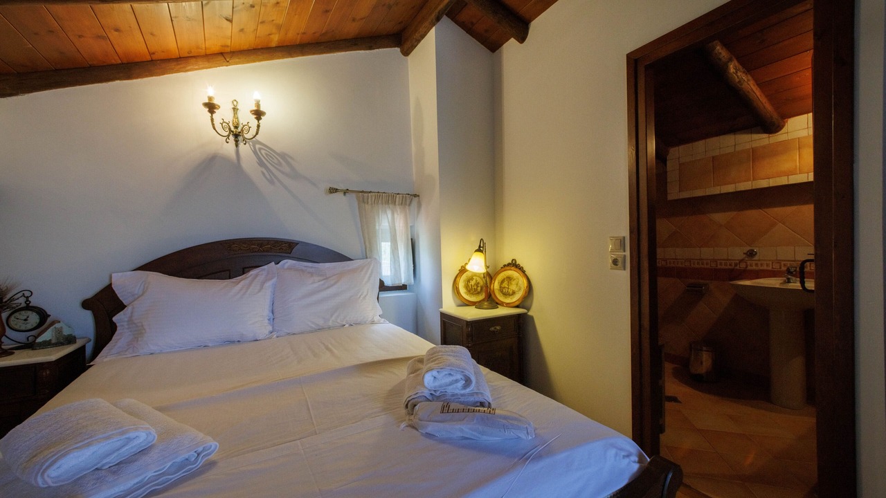 Photo of Bedroom in Omales