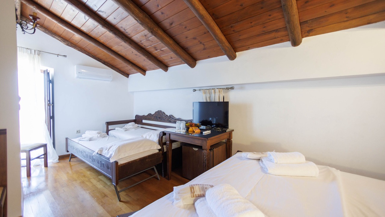 Photo of Bedroom in Omales