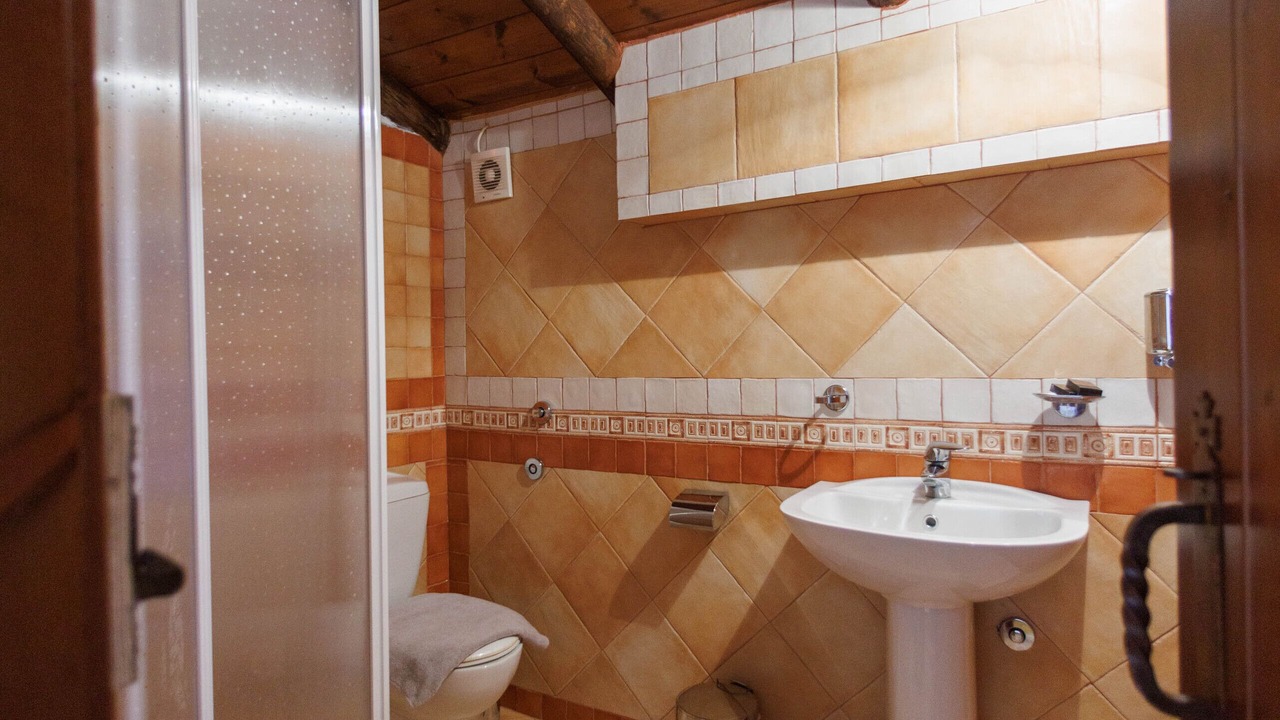 Photo of Bathroom in Omales