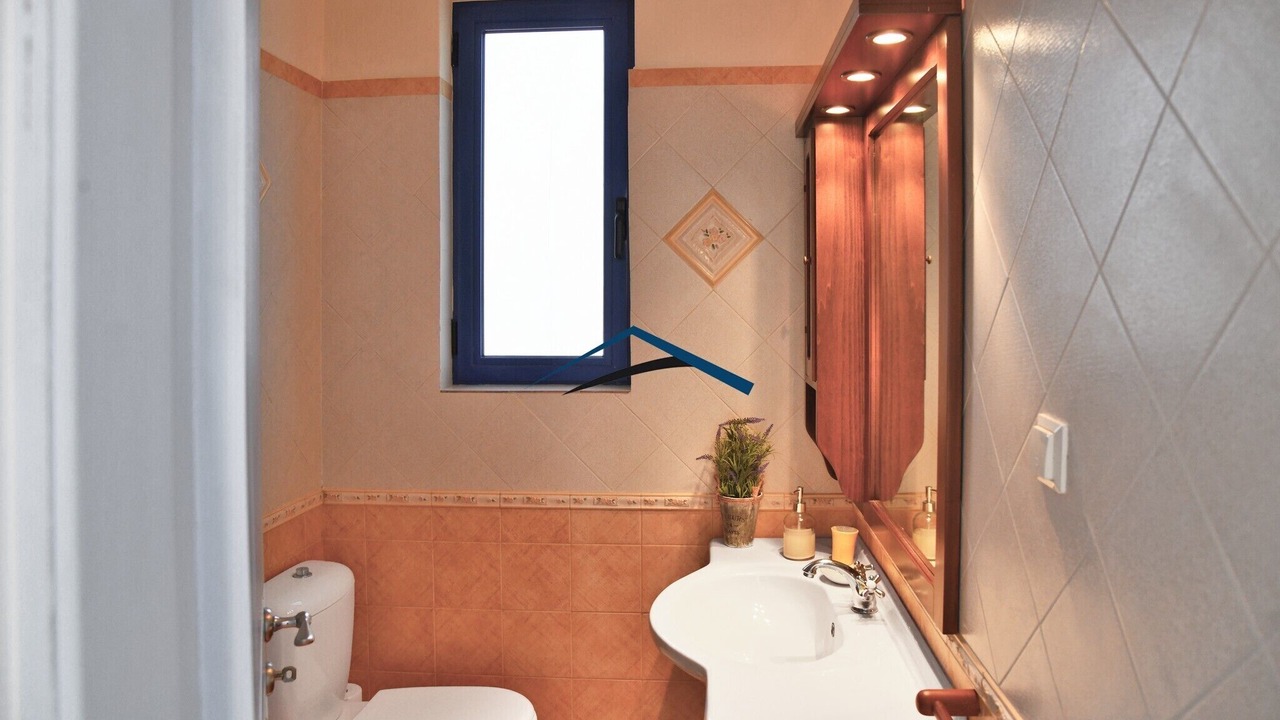 Photo of Bathroom in Kea