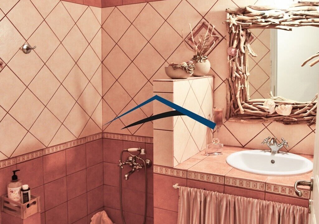Photo of Bathroom in Kea
