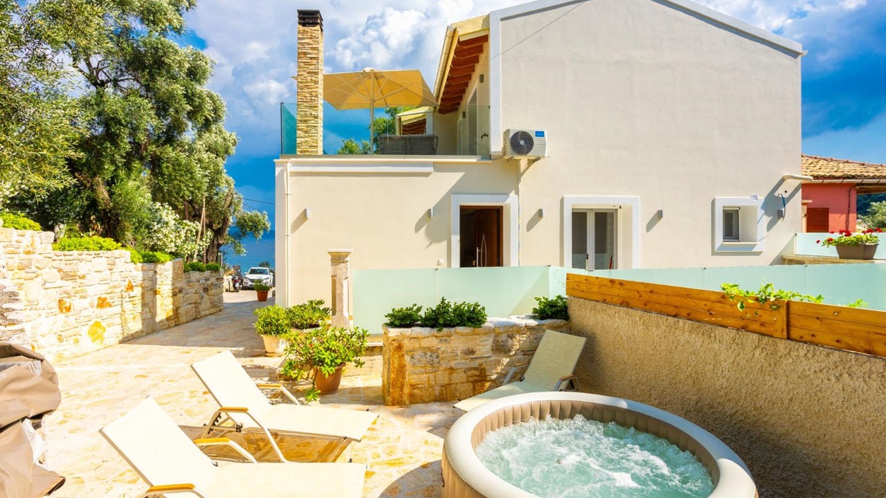 Photo of Patio Balcony in Petaleia