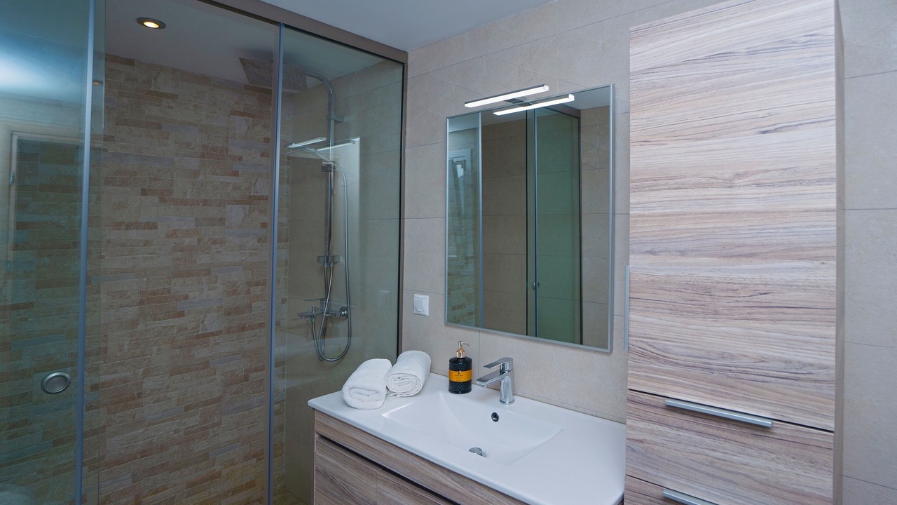 Photo of Bathroom in Petaleia