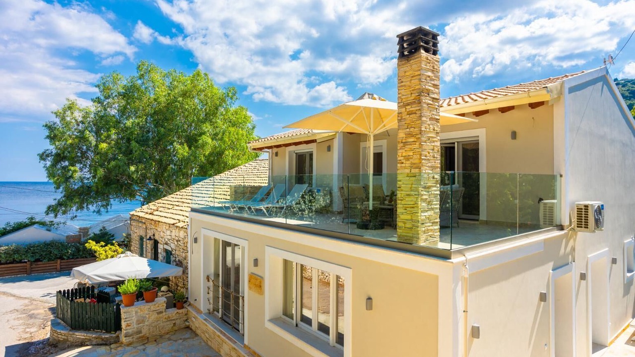 Photo of Outdoor in Petaleia