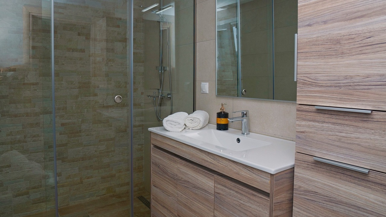 Photo of Bathroom in Petaleia