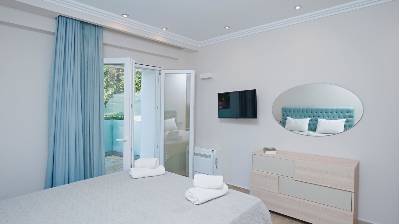Photo of Bedroom in Petaleia