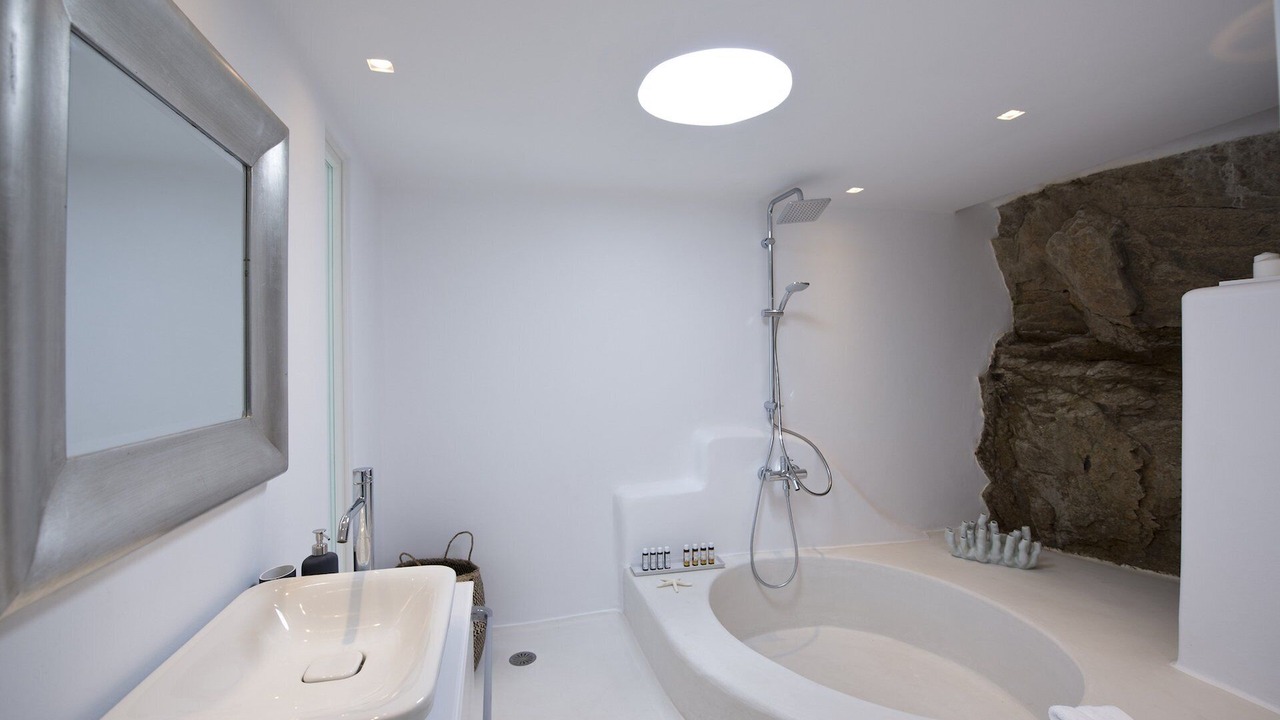 Photo of Bathroom in Tourlos