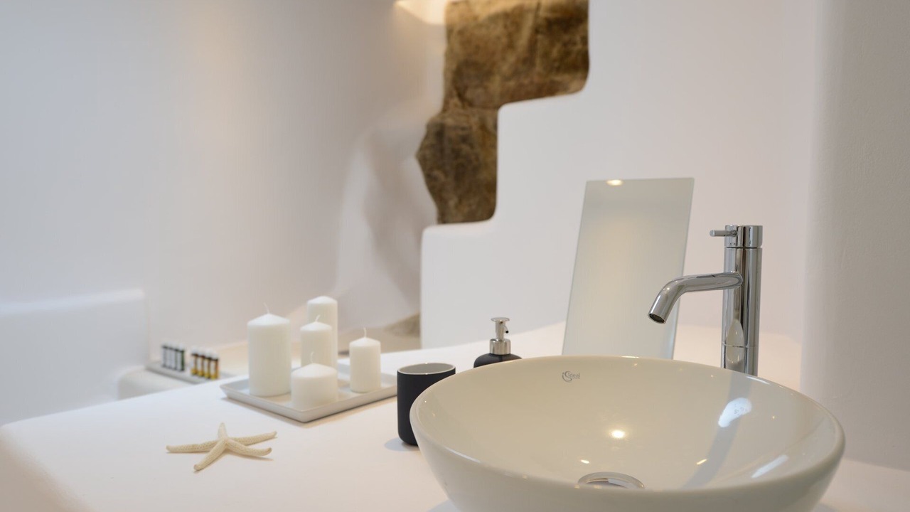 Photo of Bathroom in Tourlos