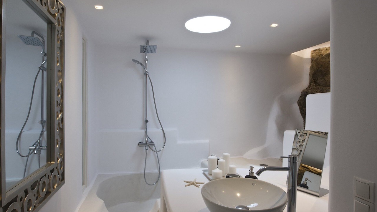 Photo of Bathroom in Tourlos