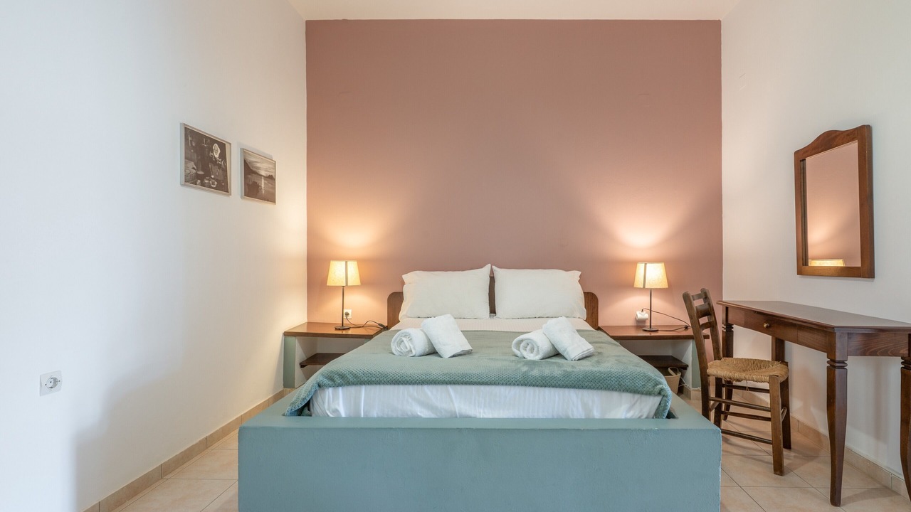 Photo of Bedroom in Mirtos