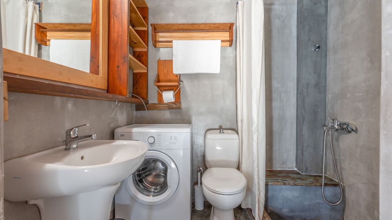 Photo of Bathroom in Mirtos