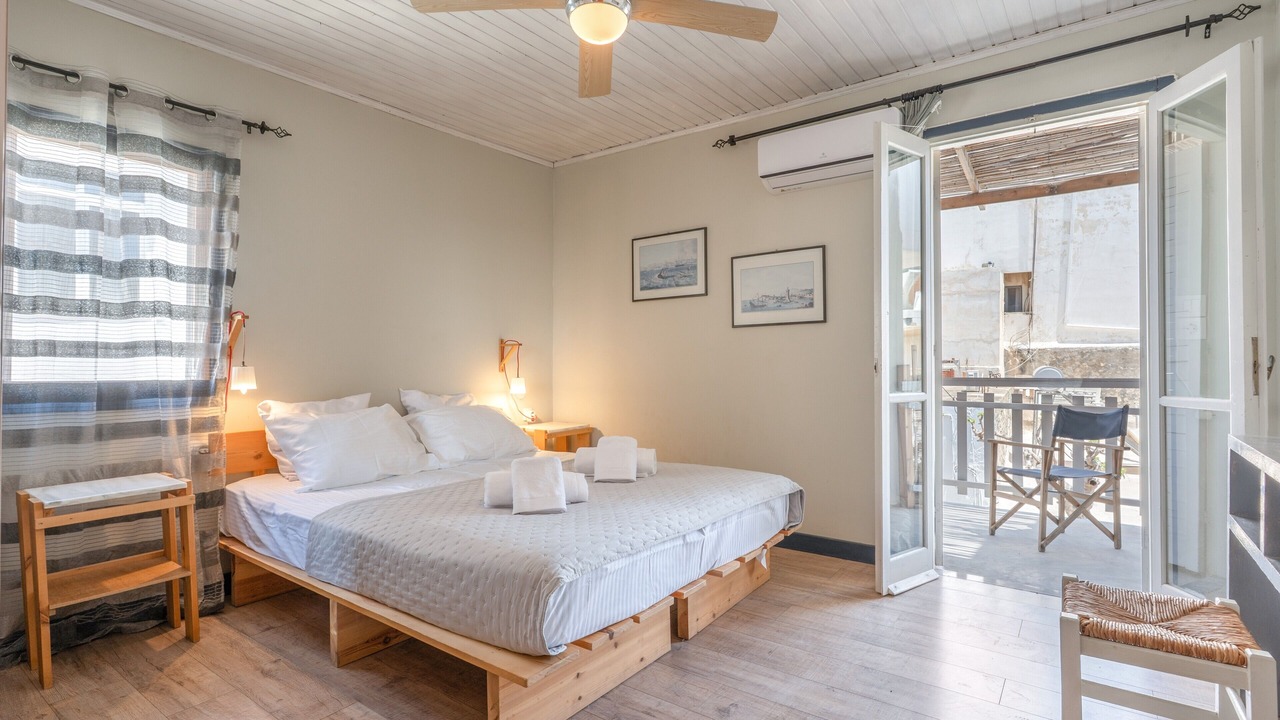 Photo of Bedroom in Mirtos