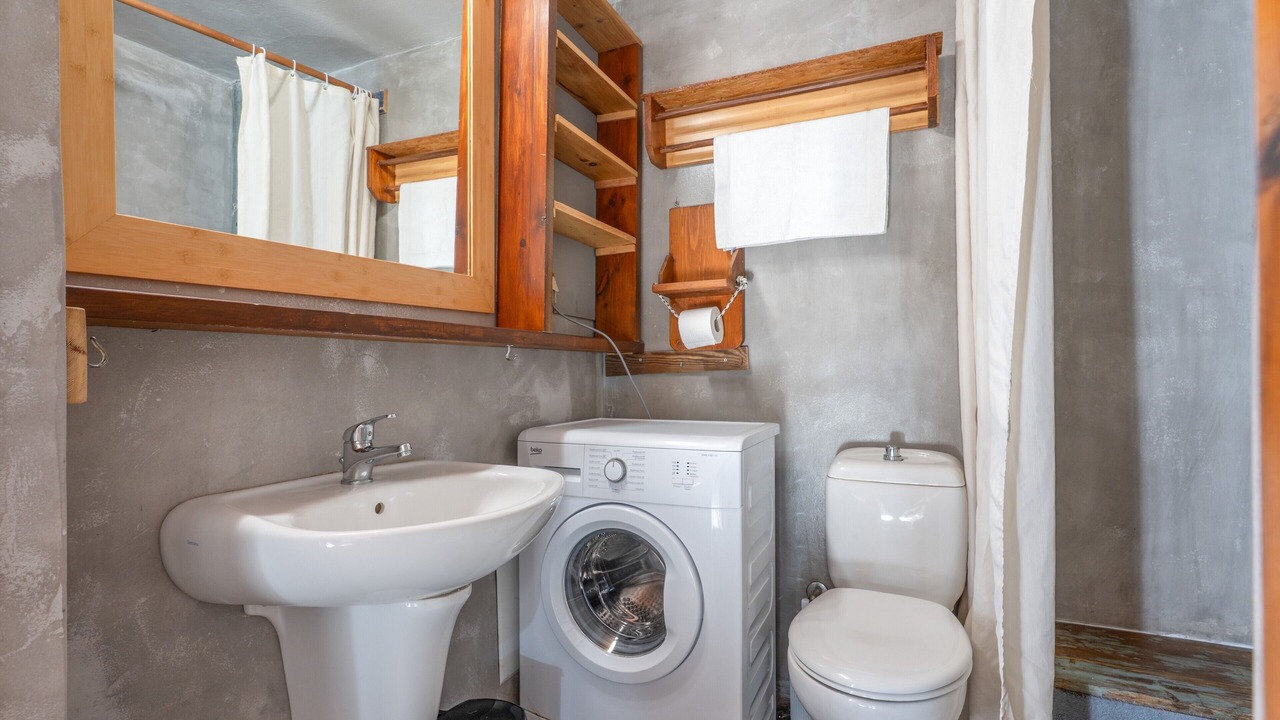 Photo of Bathroom in Mirtos