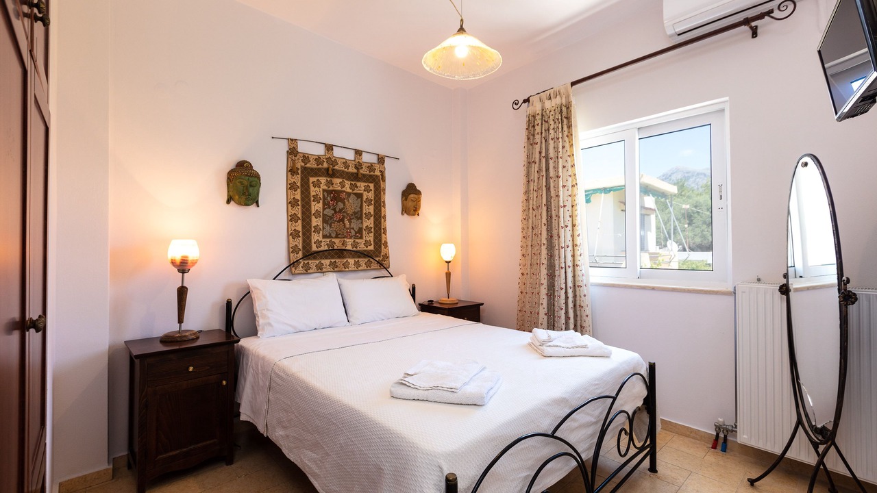 Photo of Bedroom in Lefkogeia