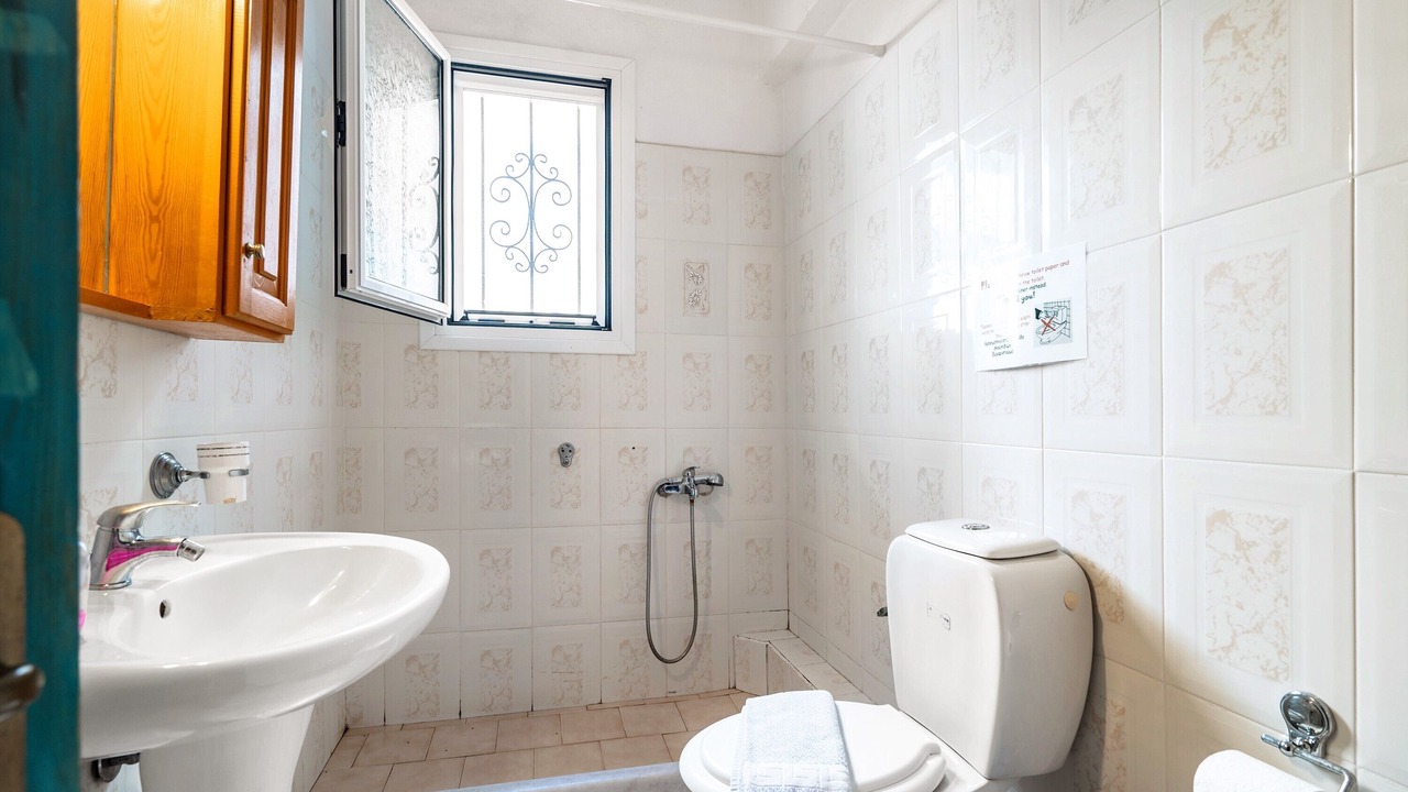 Photo of Bathroom in Agios Ioannis