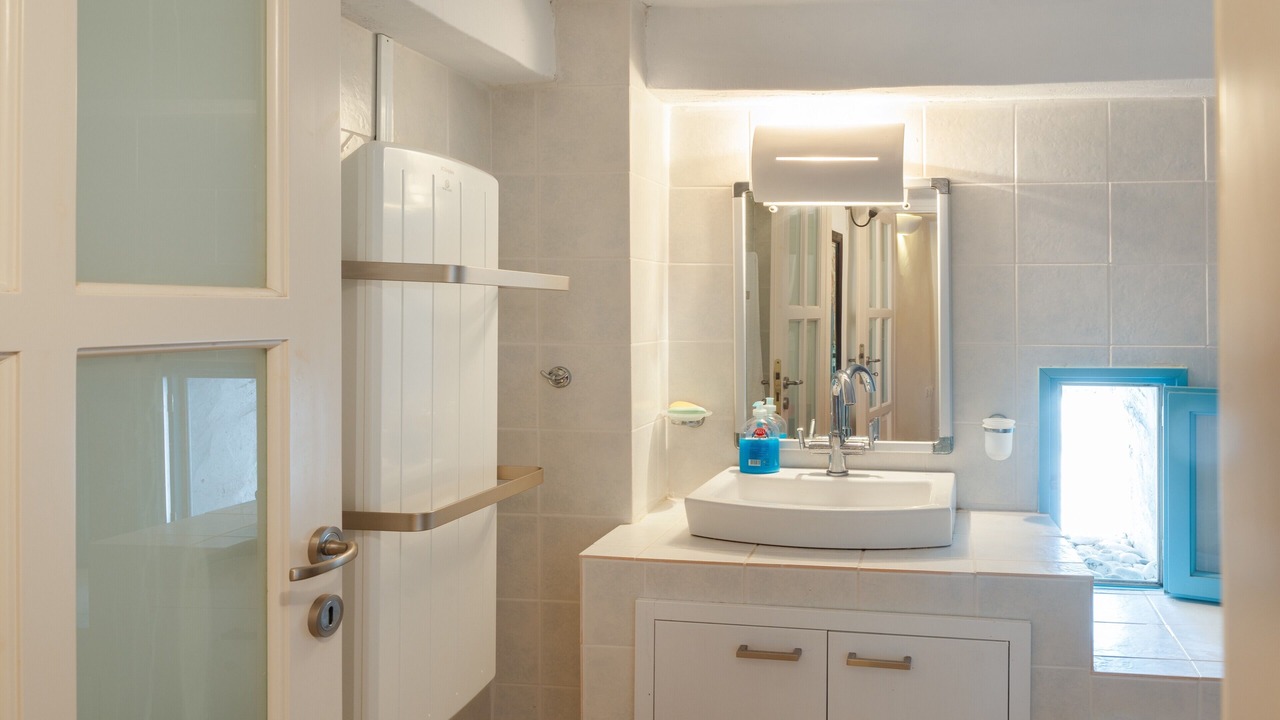 Photo of Bathroom in Astypalaia