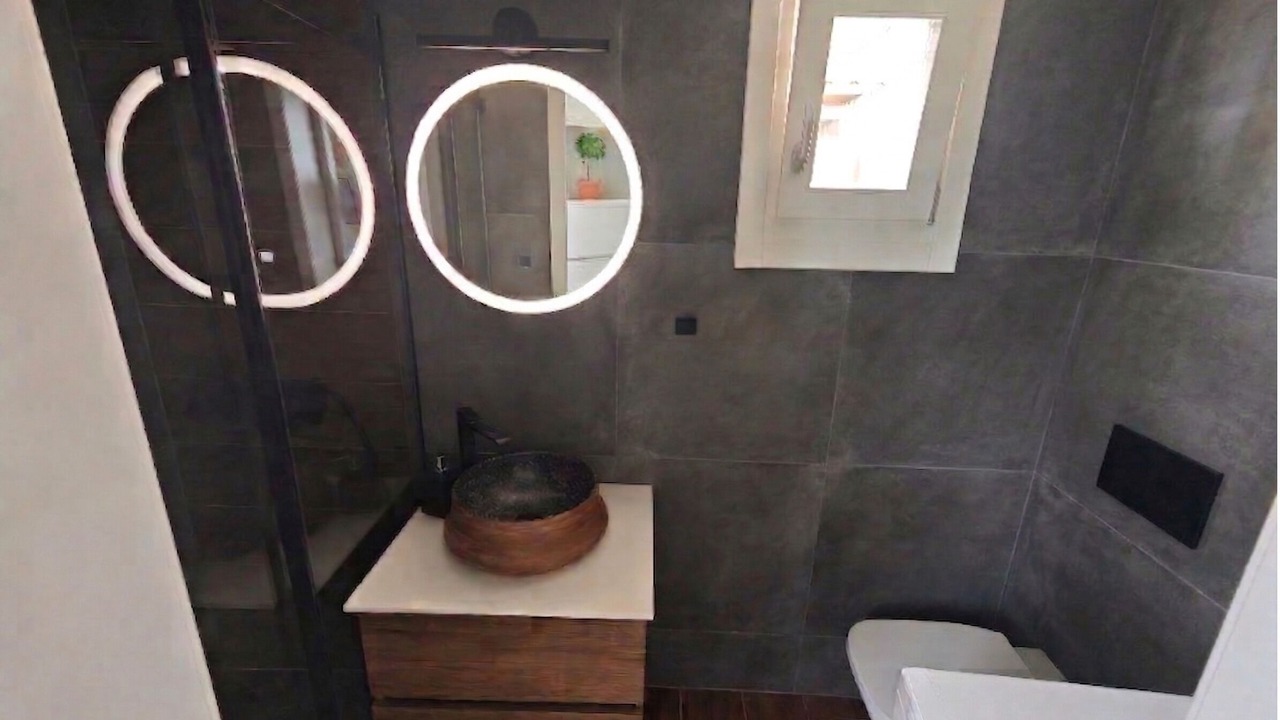 Photo of Bathroom in Kea