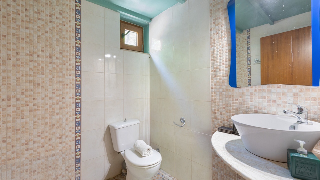 Photo of Bathroom in Kato Simi