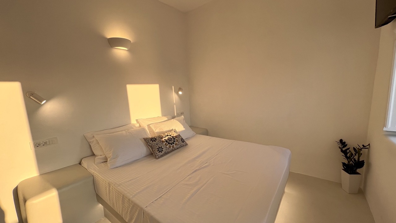 Photo of Bedroom in Imerovigli