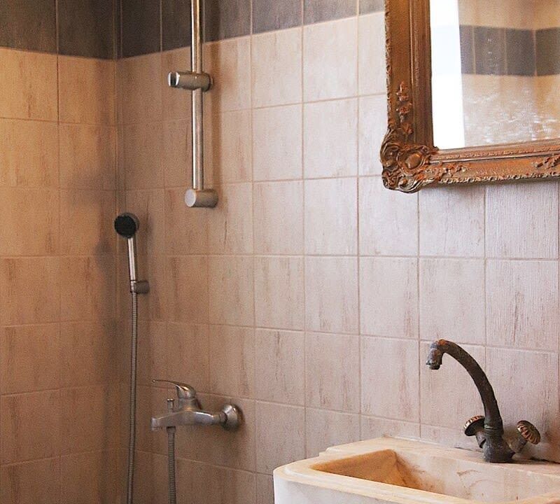 Photo of Bathroom in Troezen