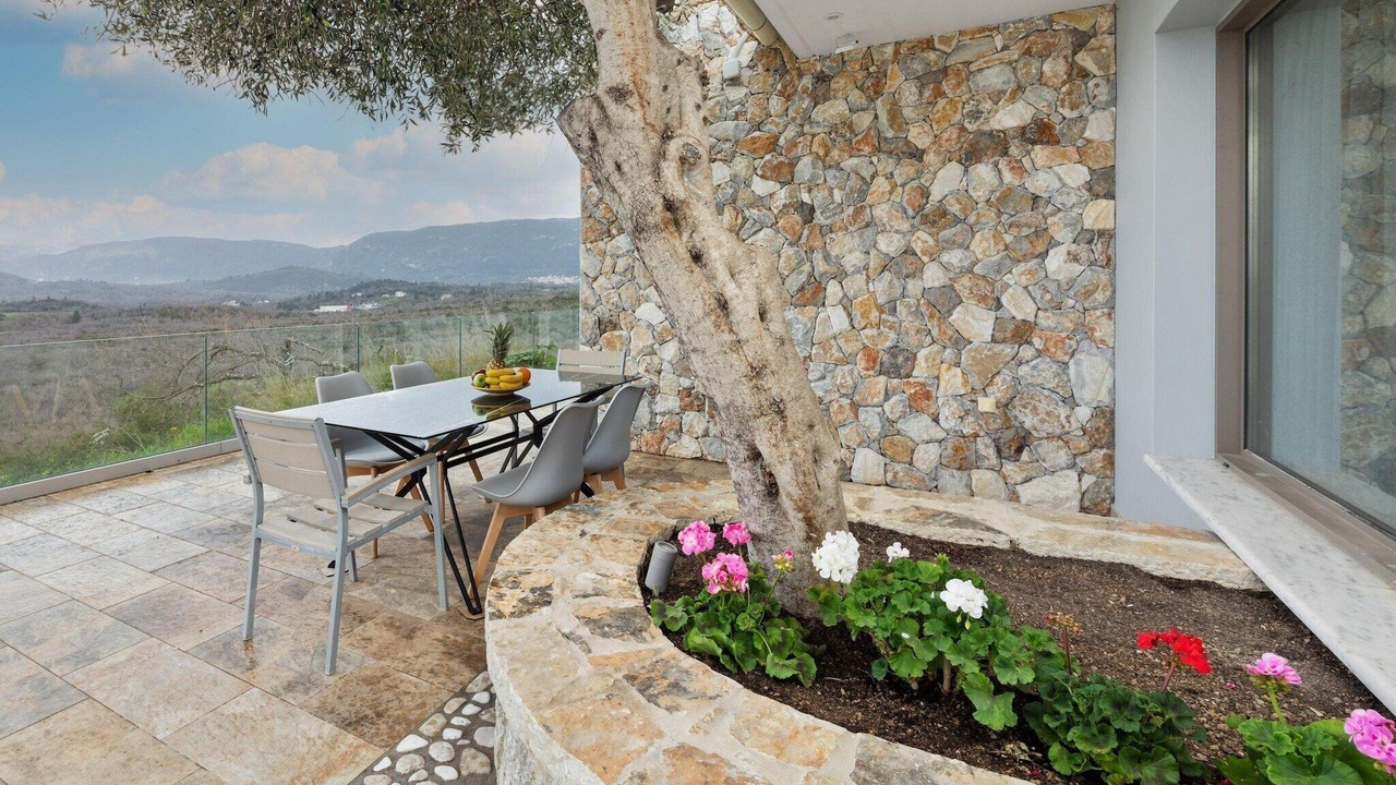 Photo of Patio Balcony in Doukades
