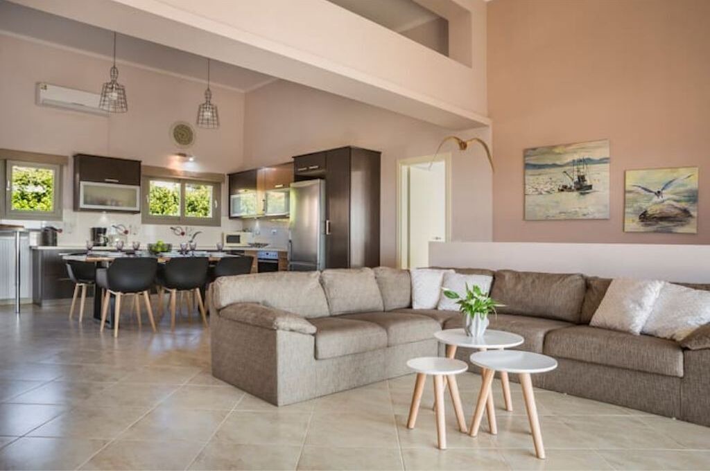 Photo of Livingroom in Karavados