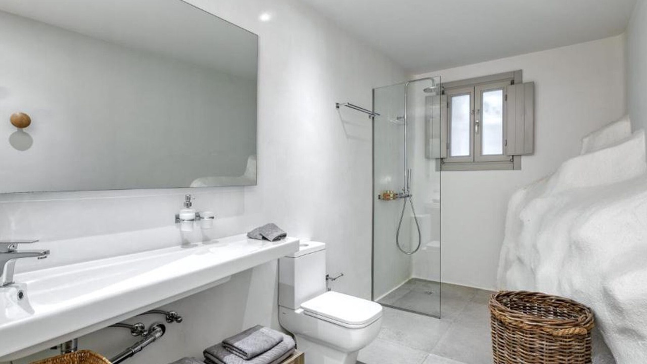 Photo of Bathroom in Tourlos