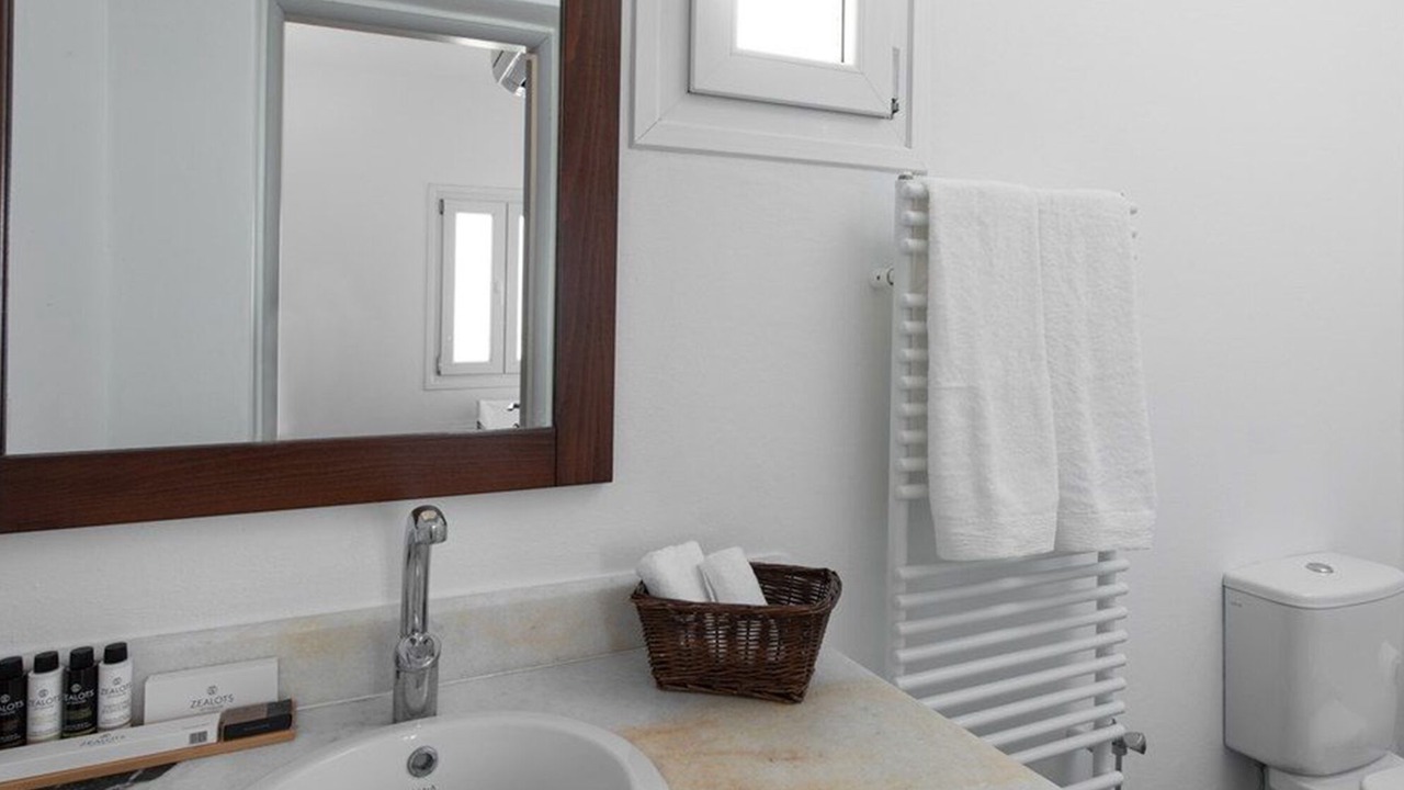 Photo of Bathroom in Parikia
