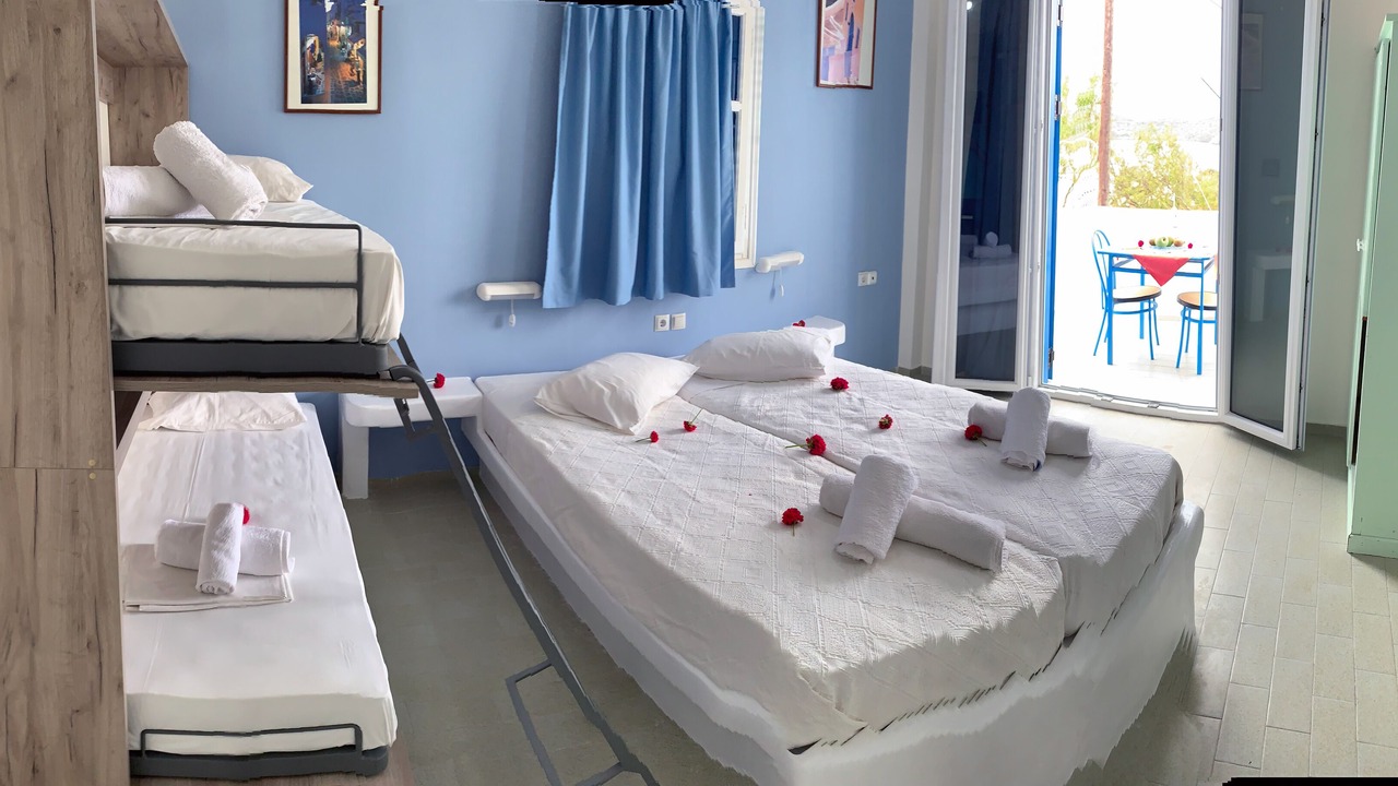 Photo of Bedroom in Ios Town