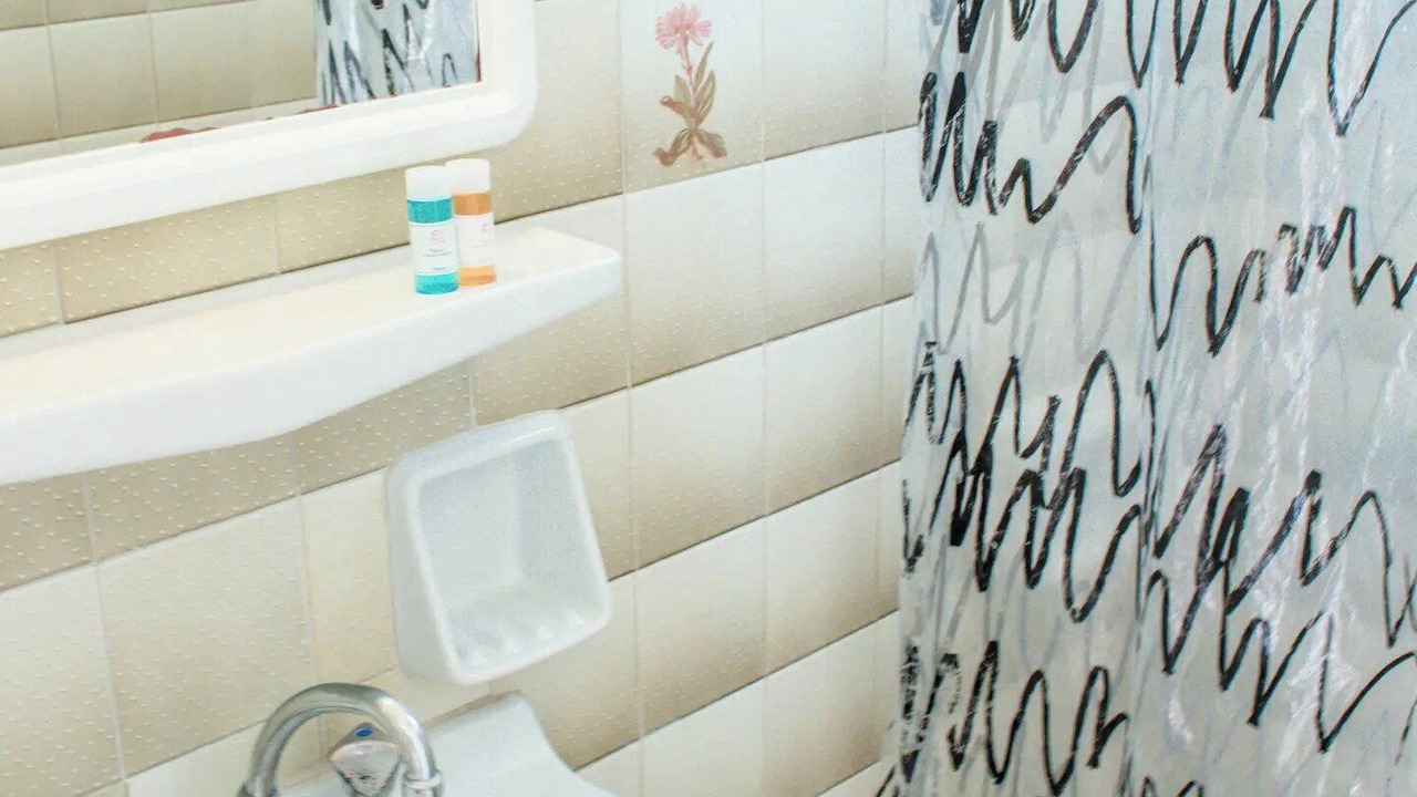 Photo of Bathroom in Ios Town