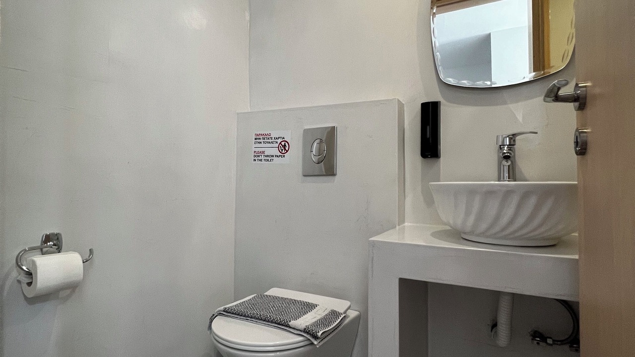 Photo of Bathroom in Ios Town