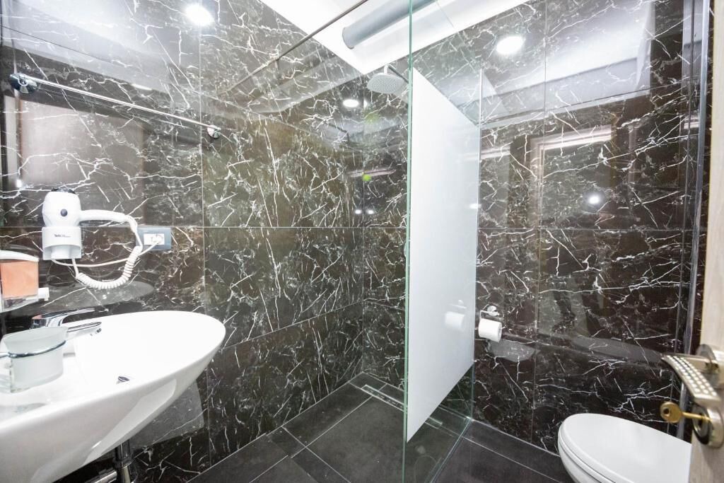 Photo of Bathroom in Kodrra
