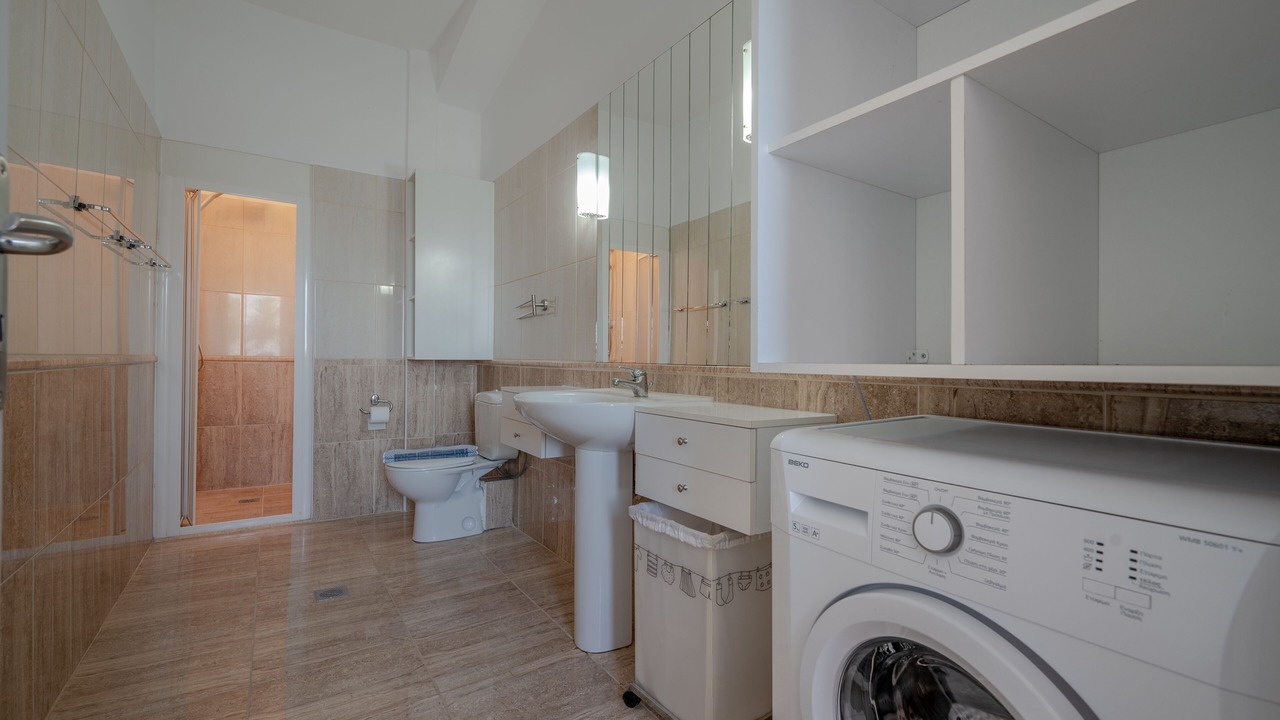 Photo of Bathroom in Adele