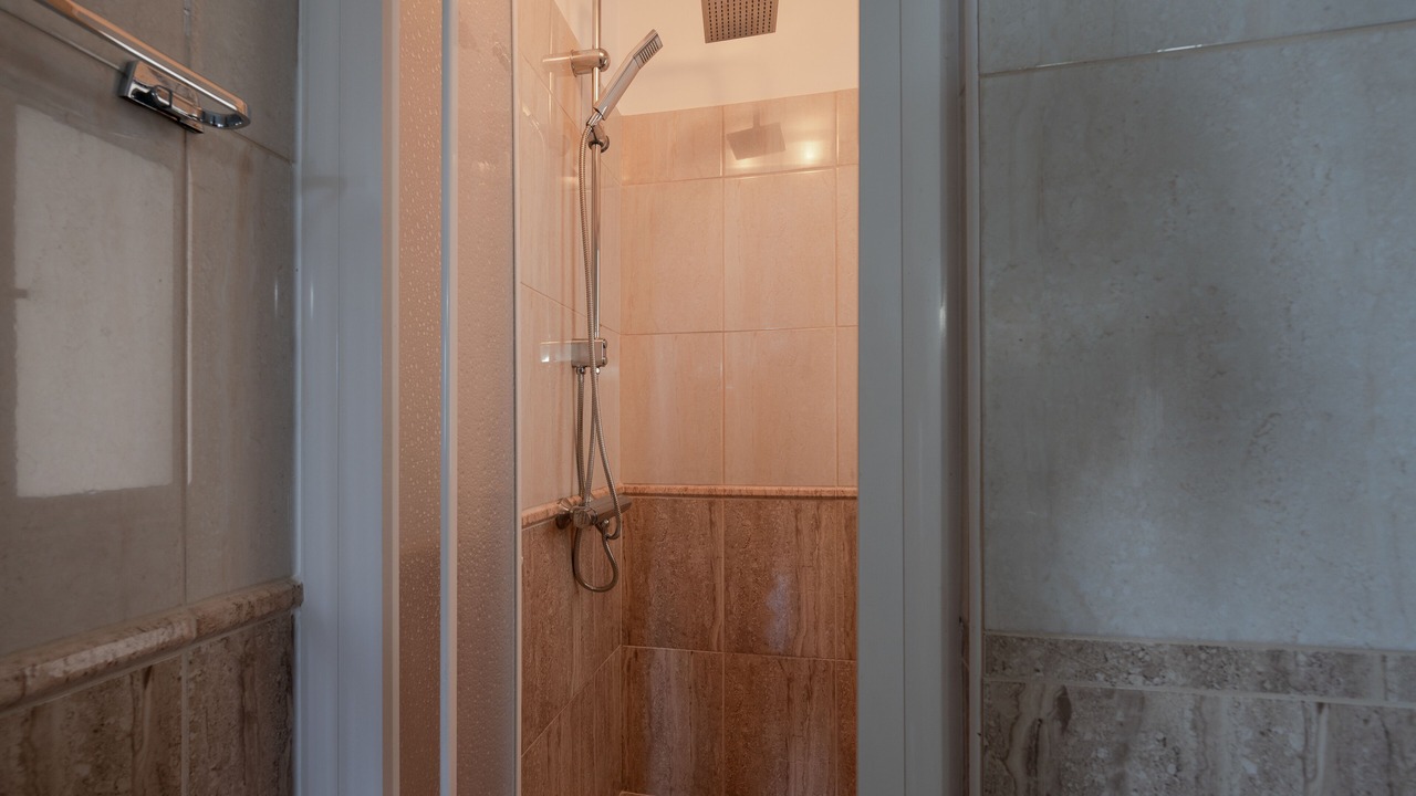 Photo of Bathroom in Adele