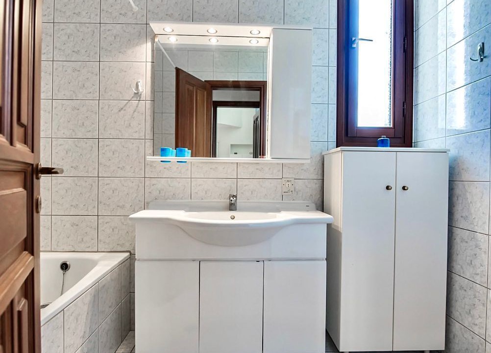 Photo of Bathroom in Sane