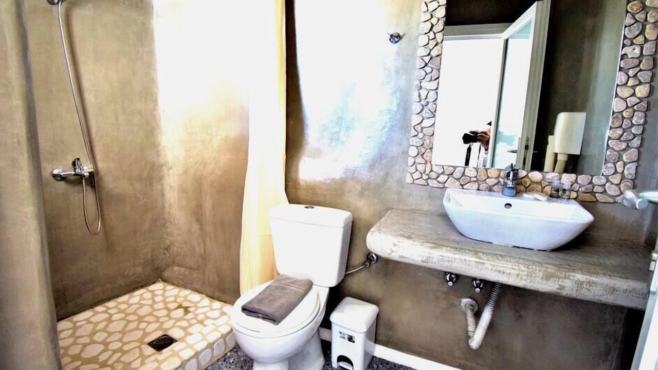 Photo of Bathroom in Glastros