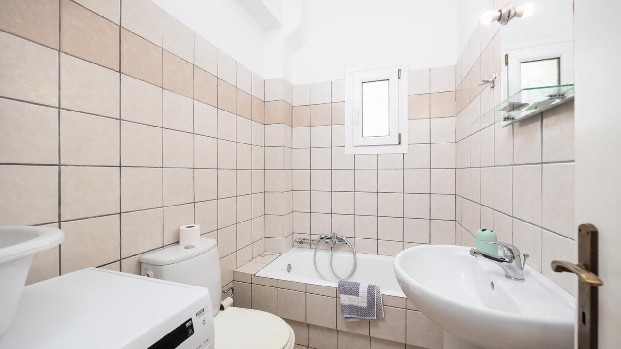 Photo of Bathroom in Skala