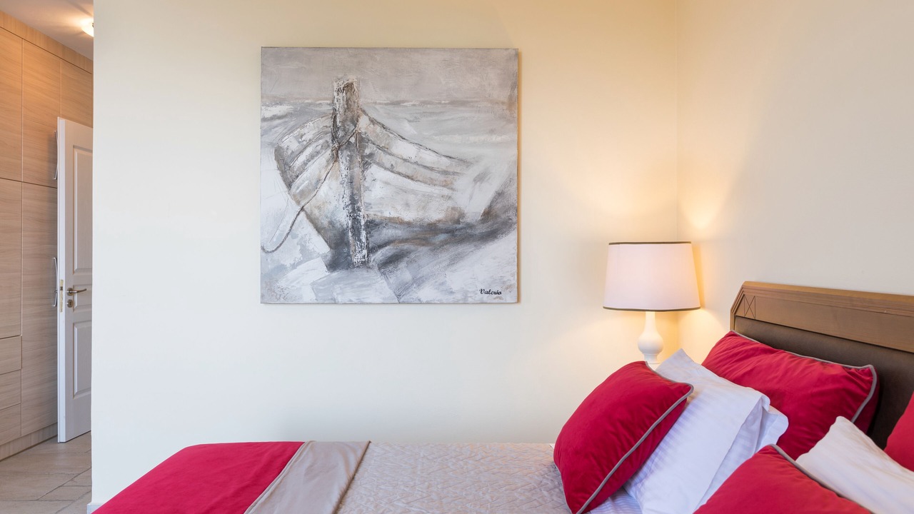 Photo of Bedroom in Petaleia