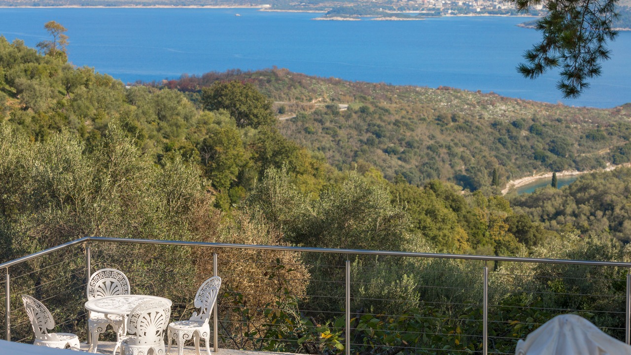 Photo of Outdoor in Petaleia