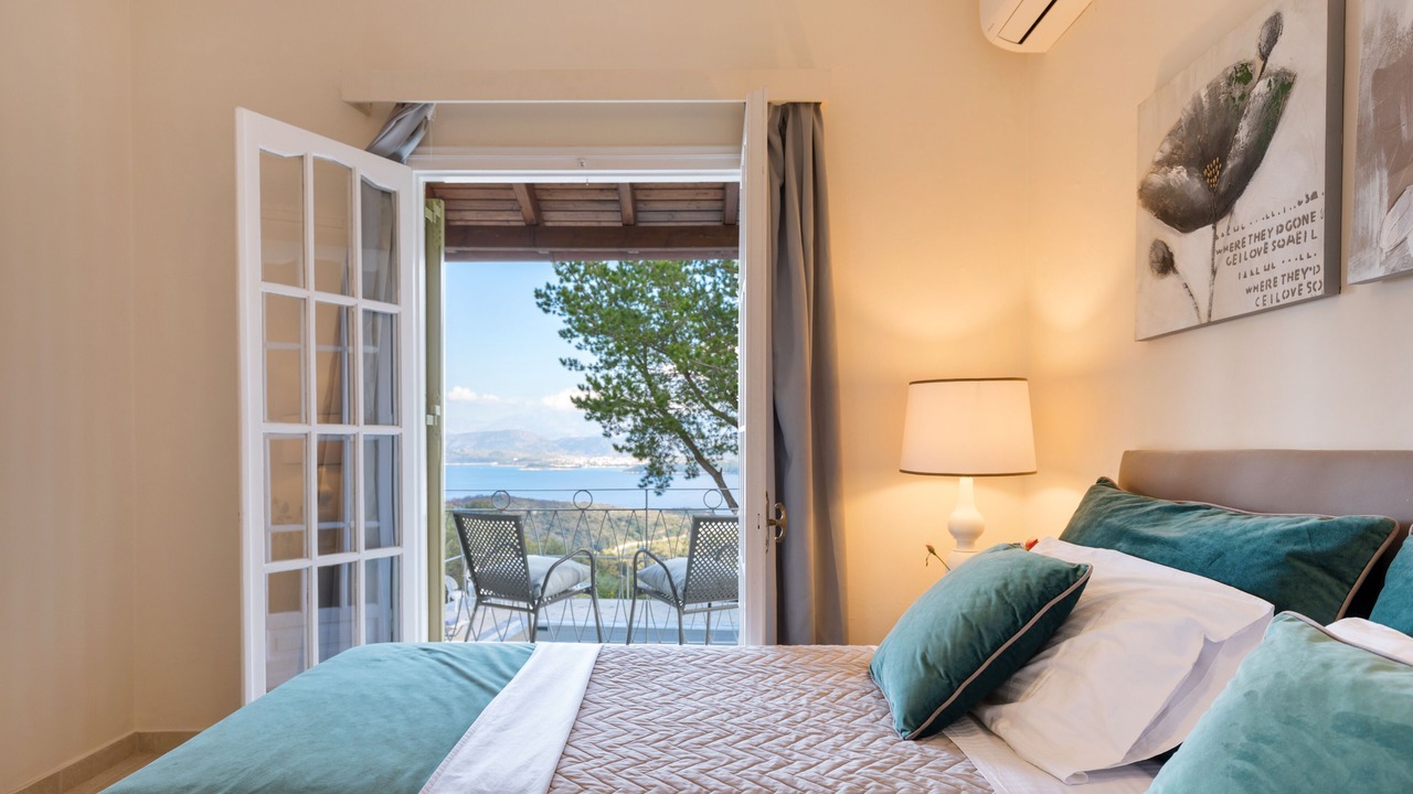Photo of Bedroom in Petaleia